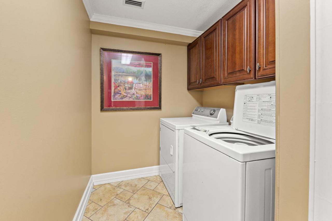 Gulf Front Master Bedroom! 2 Pools & Hot Tubs! Sleeps 8! Panama City Beach Bagian luar foto