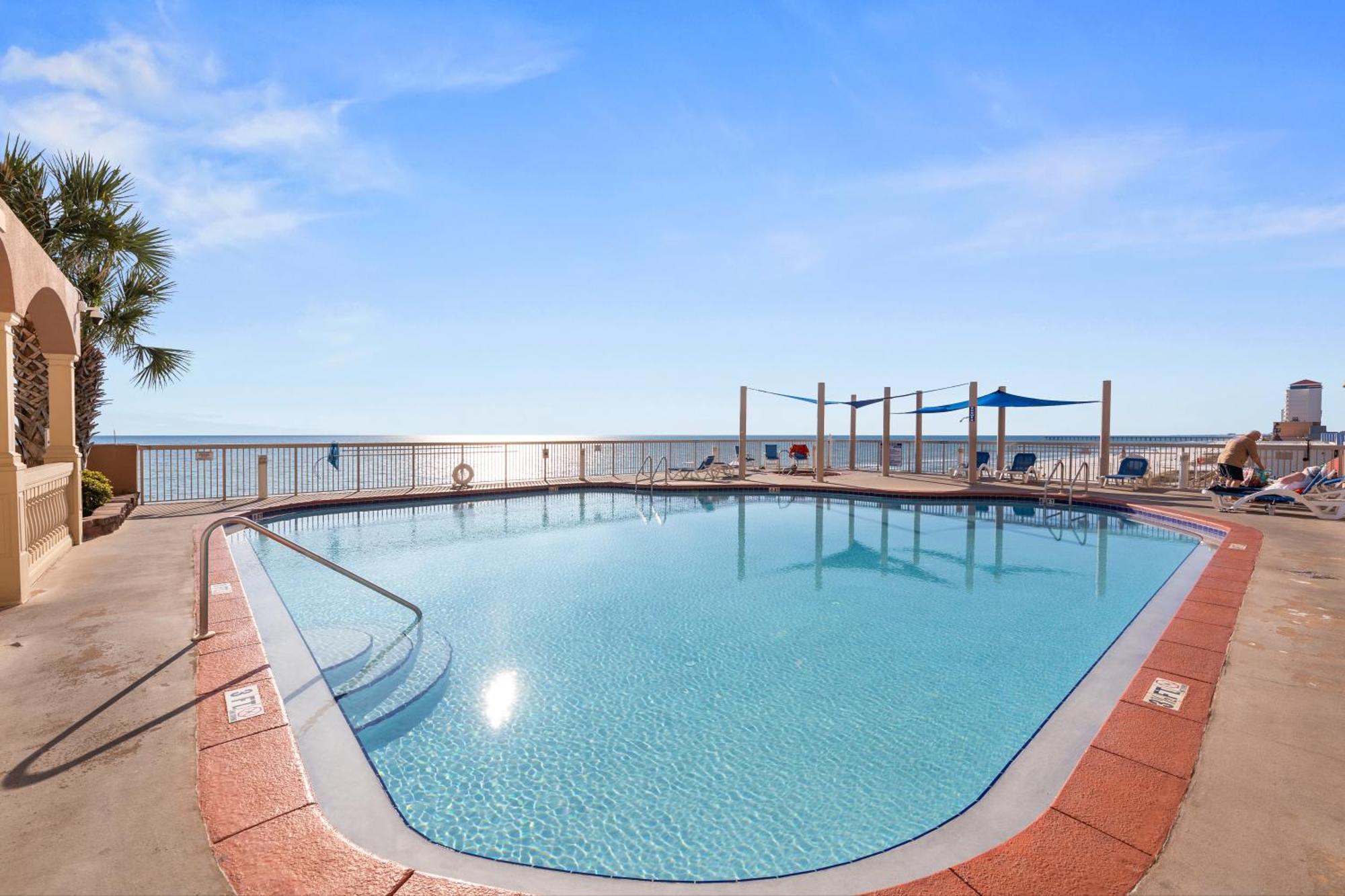 Gulf Front Master Bedroom! 2 Pools & Hot Tubs! Sleeps 8! Panama City Beach Bagian luar foto