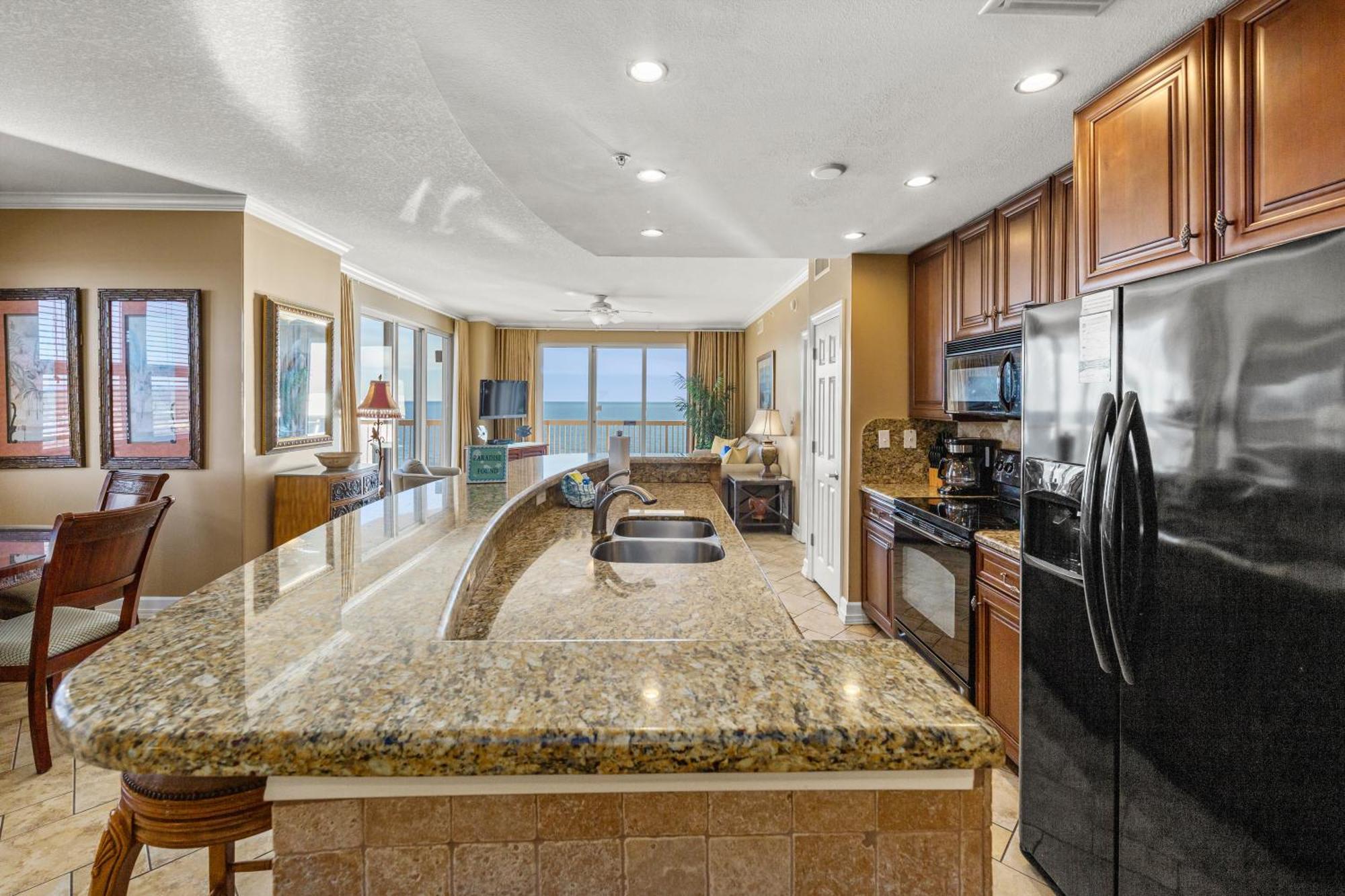 Gulf Front Master Bedroom! 2 Pools & Hot Tubs! Sleeps 8! Panama City Beach Bagian luar foto