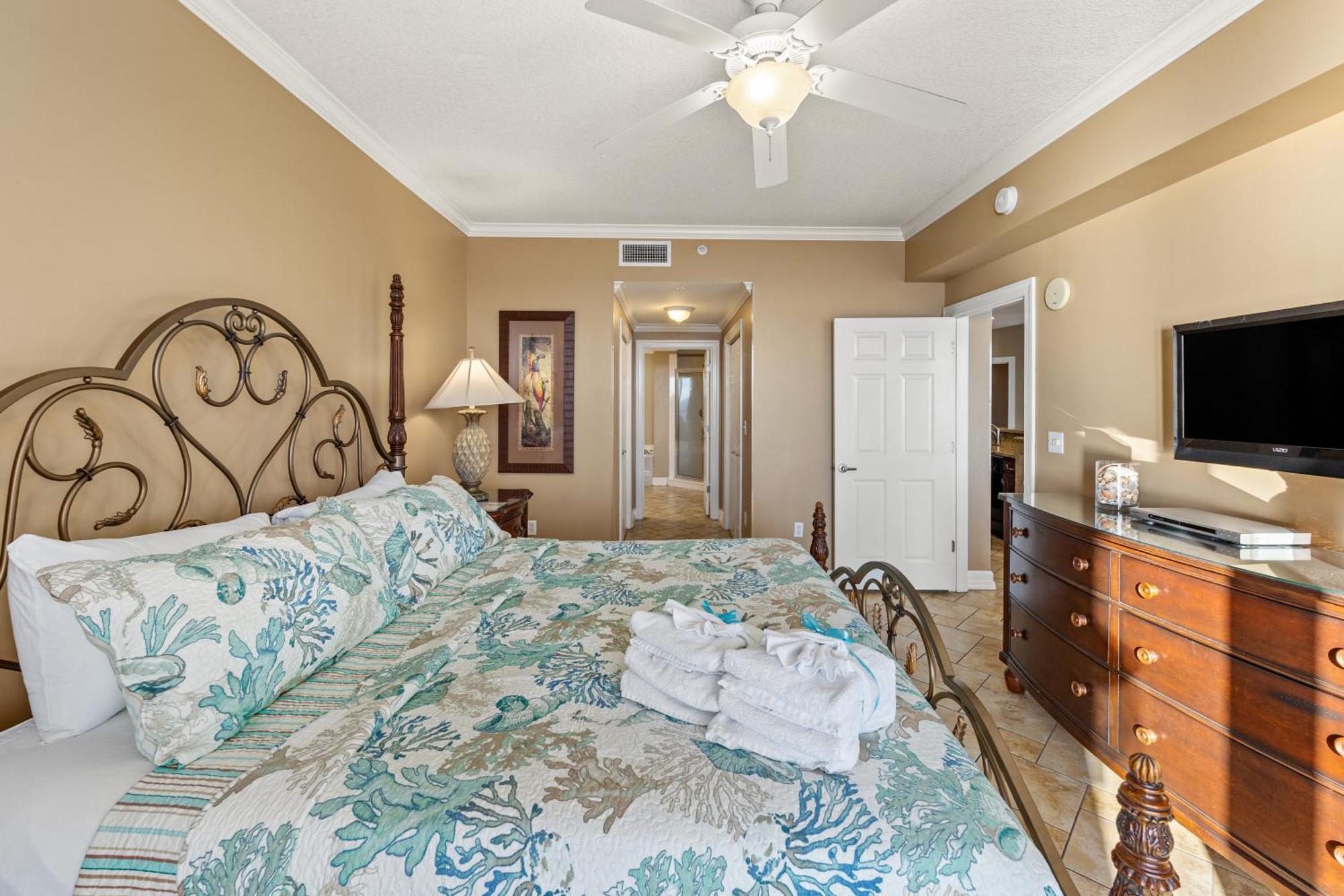 Gulf Front Master Bedroom! 2 Pools & Hot Tubs! Sleeps 8! Panama City Beach Bagian luar foto