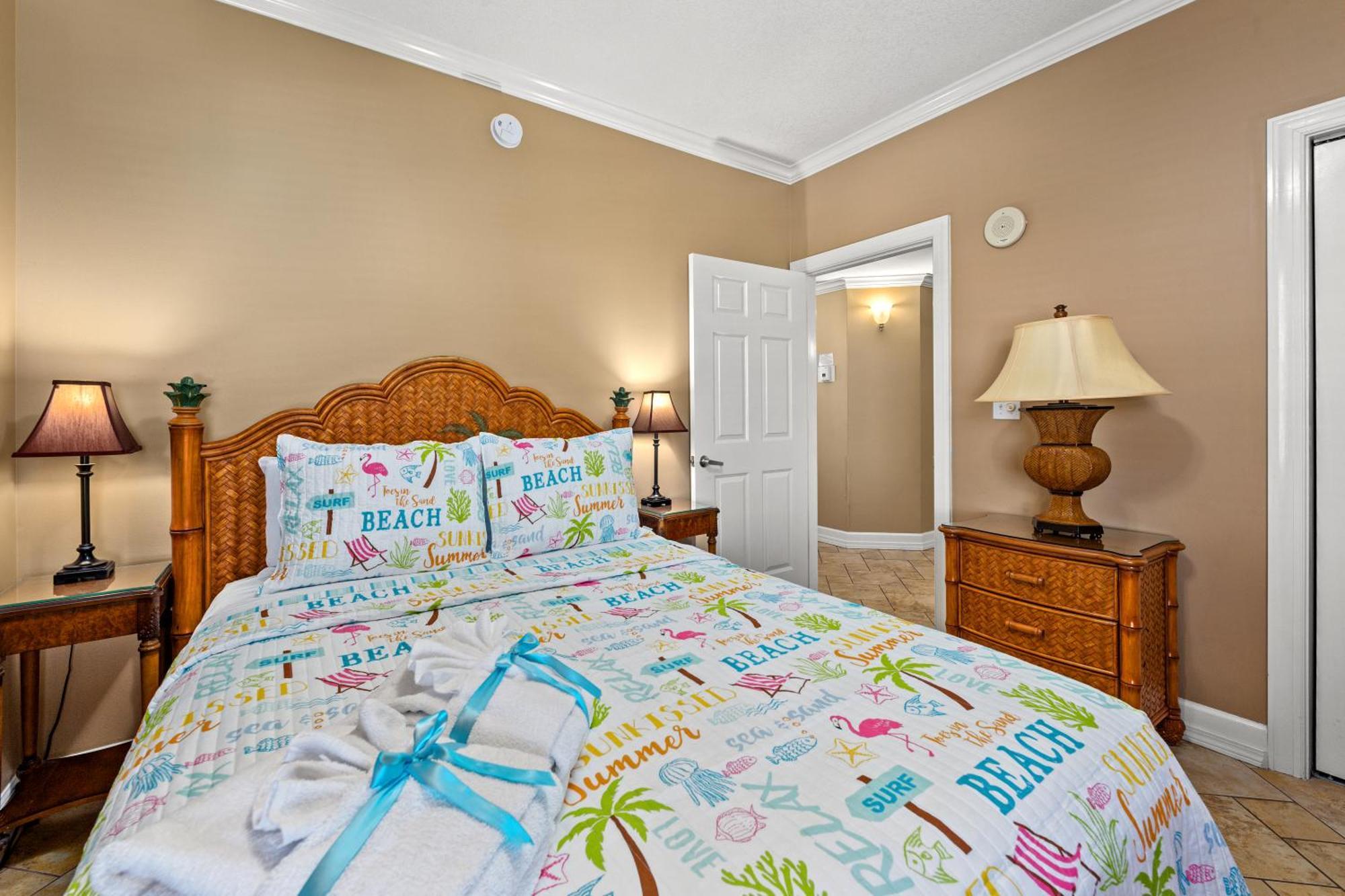 Gulf Front Master Bedroom! 2 Pools & Hot Tubs! Sleeps 8! Panama City Beach Bagian luar foto