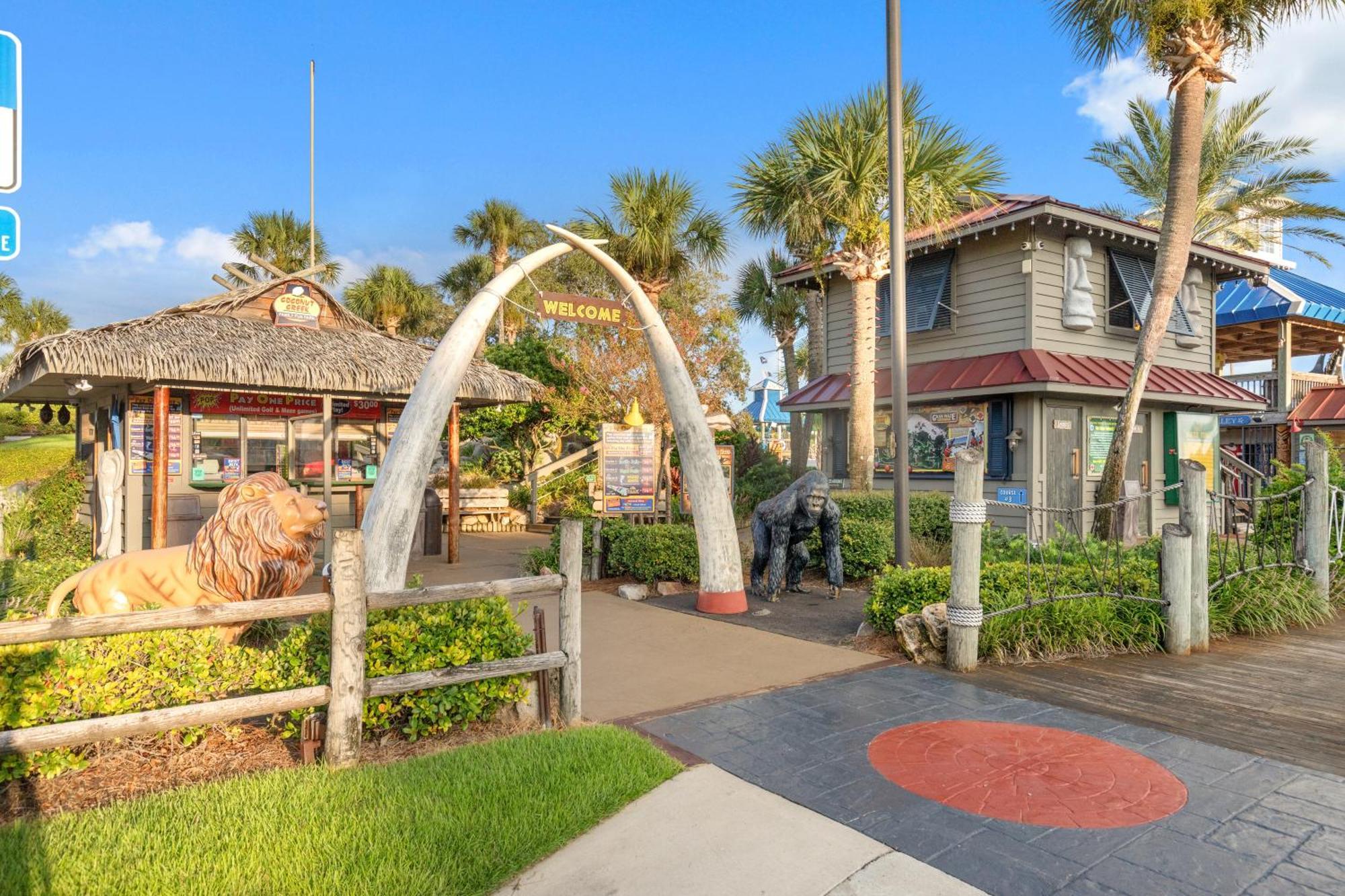 Gulf Front Master Bedroom! 2 Pools & Hot Tubs! Sleeps 8! Panama City Beach Bagian luar foto